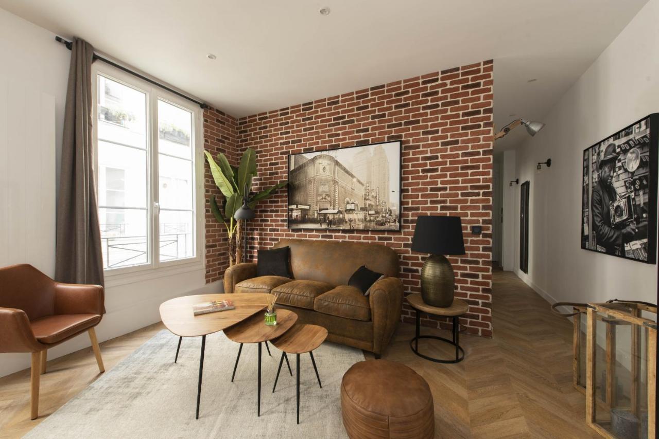 Time Line Apartment